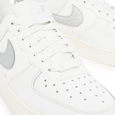 Wmns Air Force 1 '07 "Silver Swoosh"